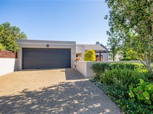 3 Bed House in Kelderhof Country Village