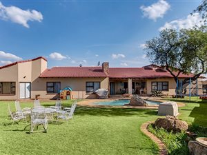 4 Bedroom Cluster in Halfway House