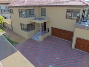 4 Bed House in Southcrest