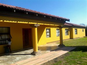 4 Bed House in Steel Park