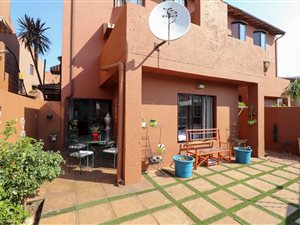 2 Bed Townhouse in Buurendal