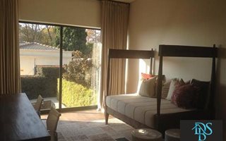 5 Bedroom House in Hyde Park