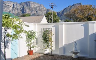 2 Bedroom House in Claremont Upper