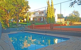 4 Bedroom House in Dan Pienaar