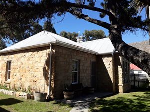 120 m² Commercial space in Retreat