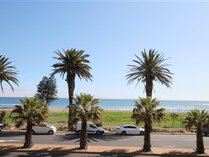 3 Bed Apartment in Three Anchor Bay
