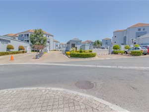 2 Bed Apartment in Vredekloof
