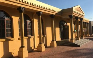 300 m² Office Space in Springs Central