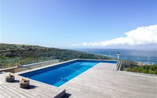 5 Bedroom House in Oubaai and surrounds