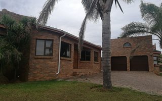 4 Bedroom House in Winterhoek Park