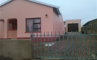 2 Bedroom House in Pacaltsdorp