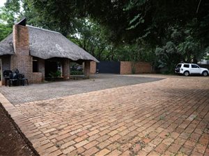 14 Bed House in Baileys Muckleneuk