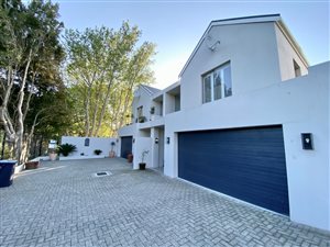 3 Bed Townhouse in Constantia
