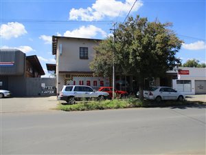 450 m² Commercial space in Oranjesig