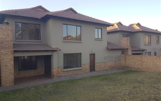 3 Bedroom Cluster in Carlswald North Estate