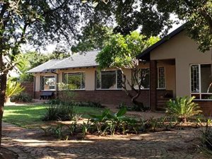 4 Bed House in Meyerspark