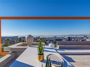 7 Bed House in Green Point