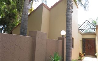 4 Bedroom House in Silver Lakes Golf Estate