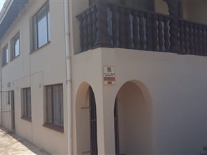 3 Bed House in Merebank East
