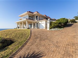 4 Bed House in Khamanga Bay