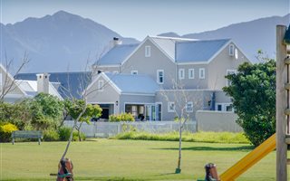 4 Bedroom House in Kingswood Golf Estate