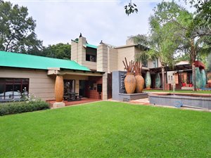 5 Bed House in Country Lane Estate