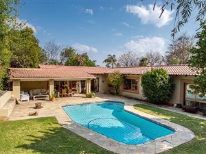 4 Bedroom House in Beverley Gardens