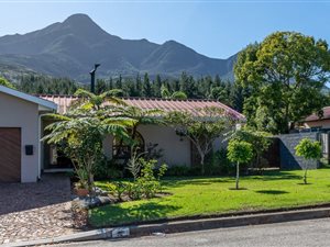 4 Bed House in Glen Barrie