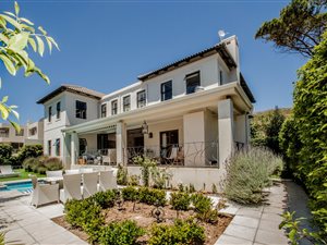 4 Bed House in Silvertree Estate