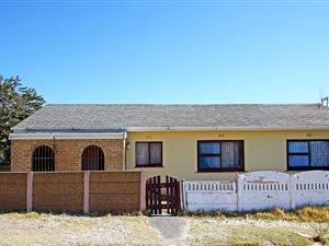 5 Bed House in Steenberg