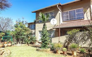 3 Bedroom Duplex in Farrarmere