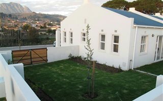 2 Bedroom Townhouse in Stellenbosch Central