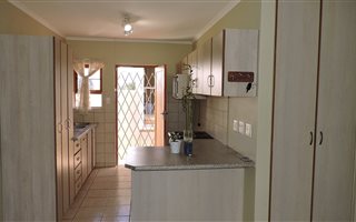 2 Bedroom Townhouse in Bayswater