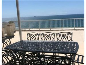 2 Bed Apartment in Umdloti Beach