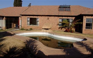 5 Bedroom House in Mackenzie Park