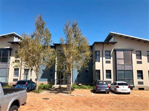 77 m² Commercial space in Somerset West Central