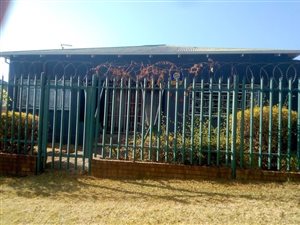 6 Bed House in Westdene