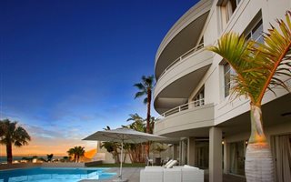 7 Bedroom House in Fresnaye