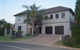 4 Bedroom House in Rietvalleirand