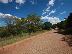 727 m² Land available in Kosmos