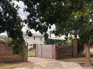 4 Bedroom House in Bergsig