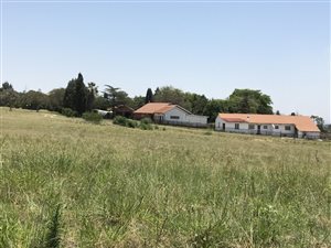 4.3 ha Smallholding in Die Hoewes