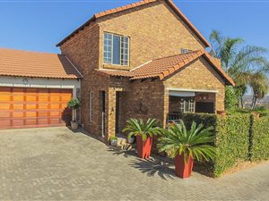 3 Bedroom Duplex in Amberfield Manor