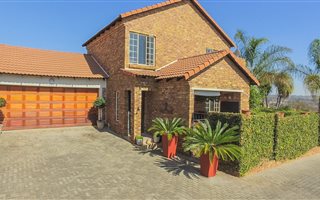 3 Bedroom Duplex in Amberfield Manor