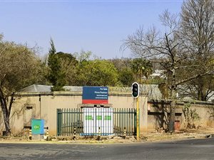 913 m² Land available in Senderwood