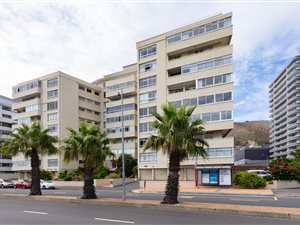 3 Bed Apartment in Three Anchor Bay