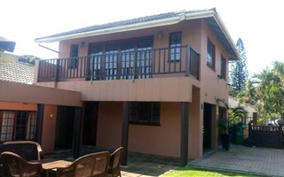4 Bedroom House in Meerensee