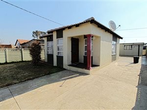 3 Bed House in Daveyton
