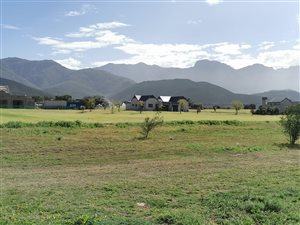 213 m² Land available in Robertson
