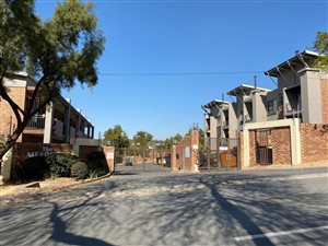 2 Bed Apartment in Bloubosrand